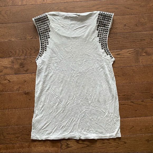 ✨50% OFF✨ Guess Tank Top - Picture 5 of 8